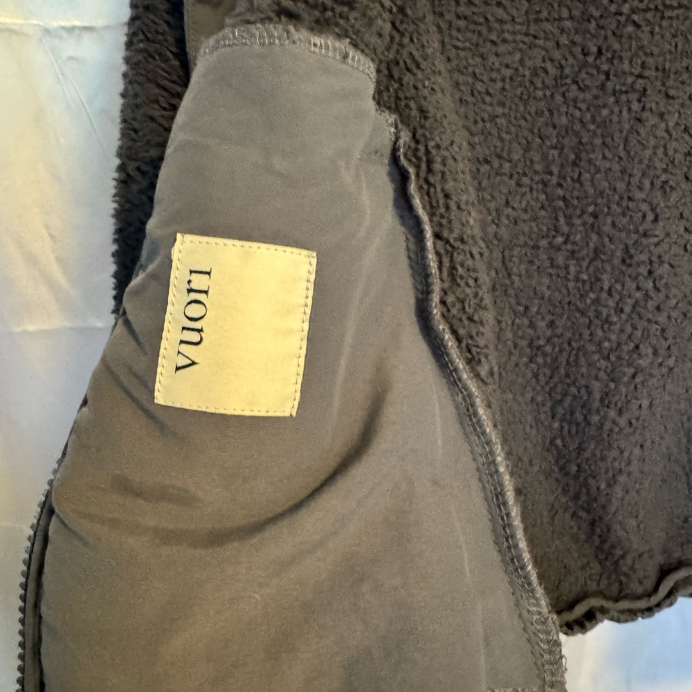 Vuori Charcoal Teddy Jacket - Picture 5 of 7
